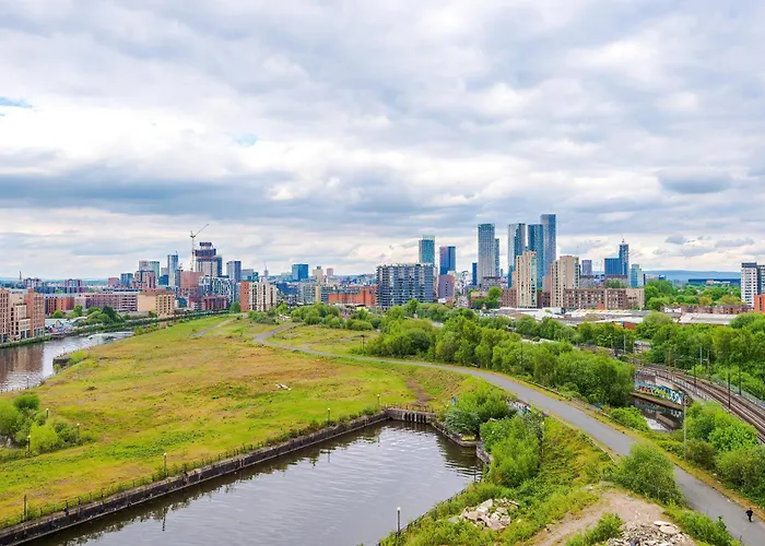 Parking - Lastmindeals - 2bed Manchester