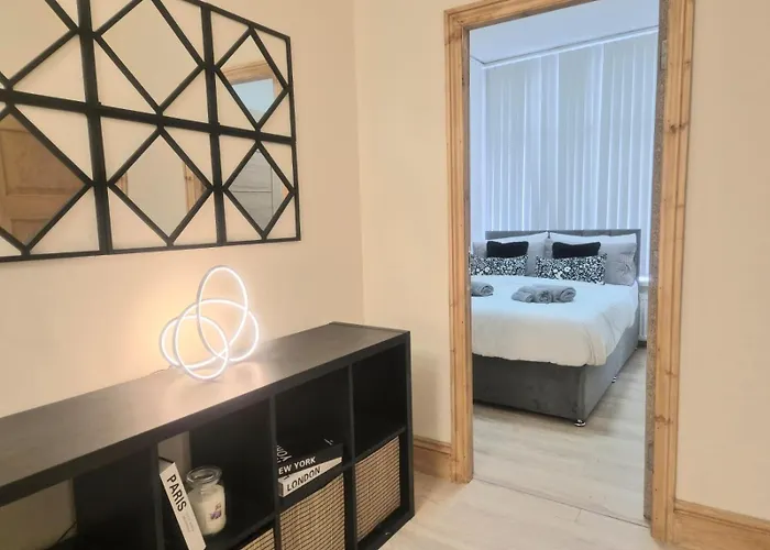 In 6 Minutes Drive To Victoria Station 民宿 曼彻斯特