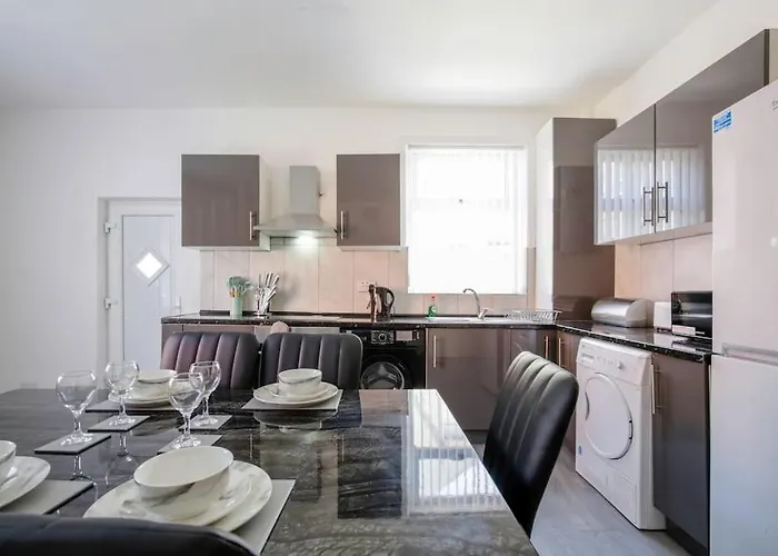 Сasa de vacaciones Big New House - 5bdr Near Mánchester