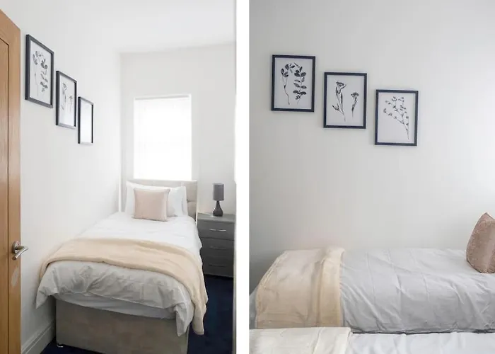 Big New House - 5bdr Near Tatil Evi Manchester