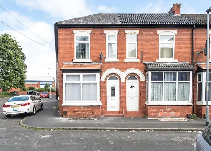 Big New House - 5bdr Near Tatil Evi