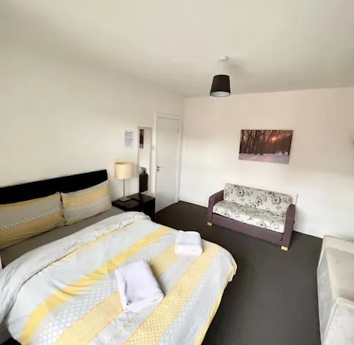 United View! Big House, Prime Location, Transport Feriehus