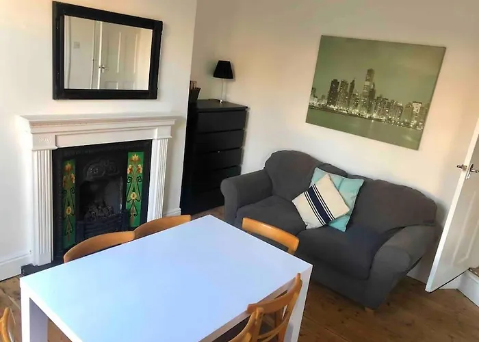 United View! Big House, Prime Location, Transport *