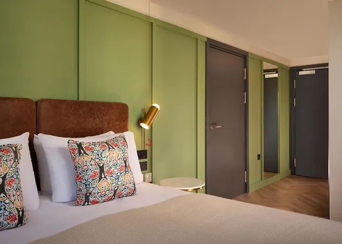 Hotel The Reach At Piccadilly, Manchester, A Tribute Portfolio Manchester