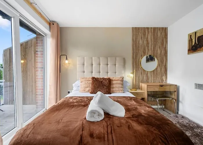 Διαμέρισμα Cityfront Luxe Near Centre Facing Etihad & Coop Live, Free Parking