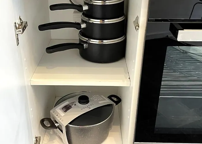 Cityfront Luxe Near Centre Facing Etihad & Coop Live, Free Parking Διαμέρισμα