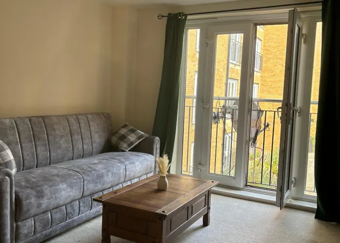 2 Bedroom Modern Salford