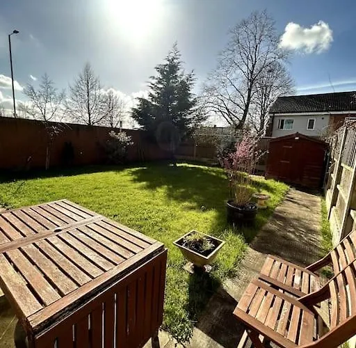 3-bedroom House Close To Centre Casa de Férias *