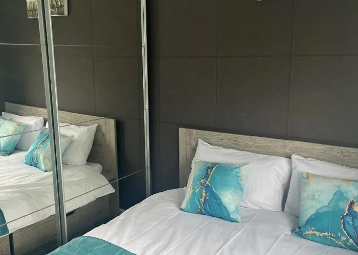 Dom wakacyjny Droylsden House *