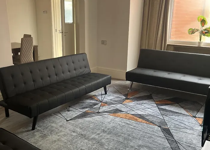 Dom wakacyjny Droylsden House *