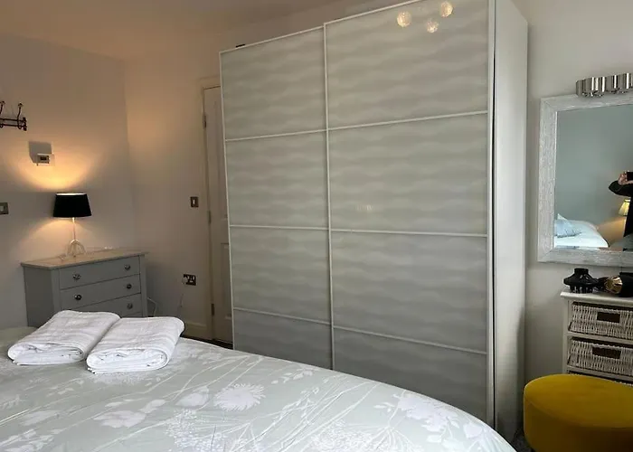 3-bedroom House Close To Centre *