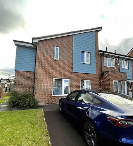 3-bedroom House Close To Centre Ferienhaus