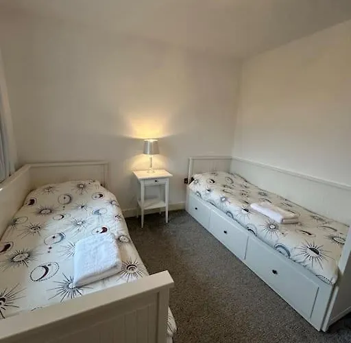 3-bedroom House Close To Centre