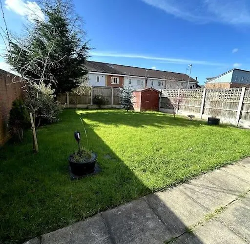 3-bedroom House Close To Centre Manchester