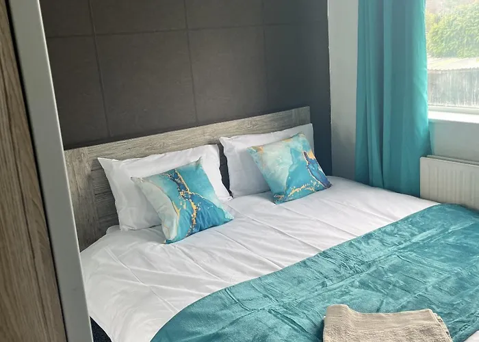 Droylsden House Vakantiehuis *