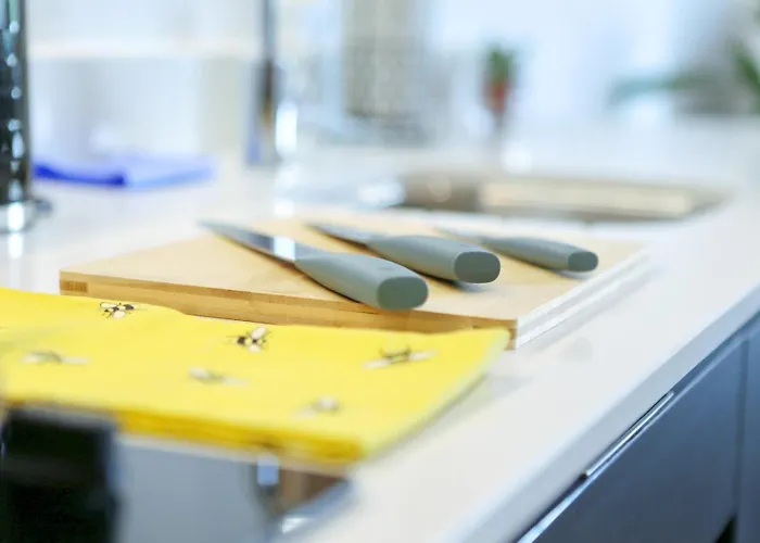 Trafford Duplex With Shop At Base - Pass The Keys * Manchester