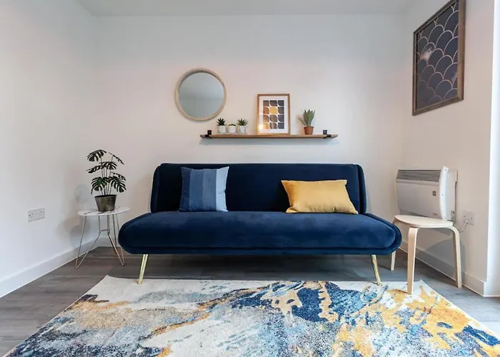 Superb 2 Bed Flat 5min To Old Trafford Stadium *