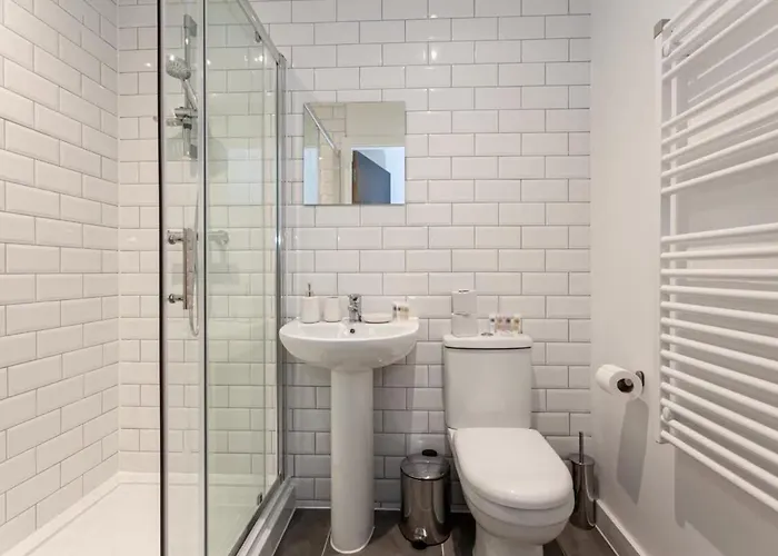 Superb 2 Bed Flat 5min To Old Trafford Stadium Apartament