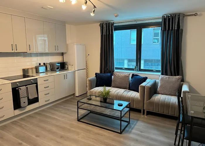 Apartament Spacious 2 Double Bedroom Near Centre, Salford *