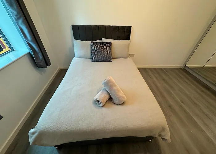 Spacious 2 Double Bedroom Near Centre, Salford * Manchester
