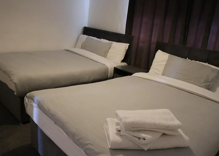 Cosy 2 Bed With Parking Near Piccadilly, Etihad Stadium And Coop Live Sleeps Up To 5