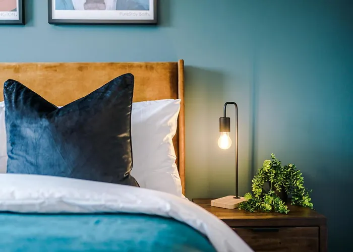 Stunning House In For Business & Leisure - Wi-fi & Parking By Purestay Serviced 빌라