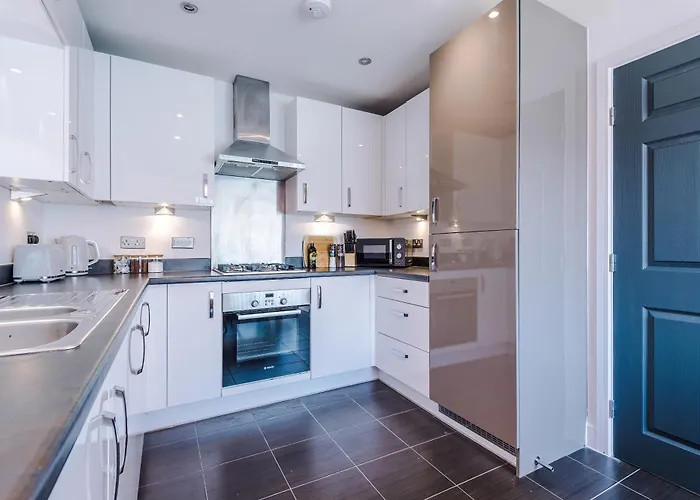 Stunning House In For Business & Leisure - Wi-fi & Parking By Purestay Serviced Villa Mánchester