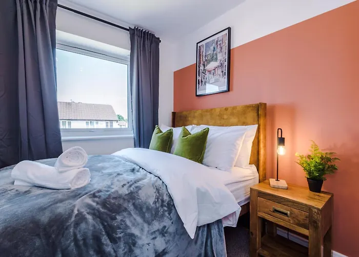 Stunning House In For Business & Leisure - Wi-fi & Parking By Purestay Serviced