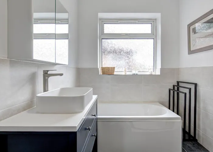 Stylish Family In Old Trafford, - Pass The Keys Mánchester