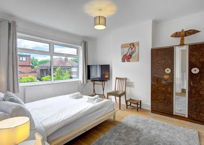 Stylish Family In Old Trafford, - Pass The Keys 펜션