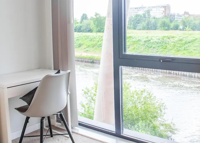 Riverside - Peaceful Escape Manchester