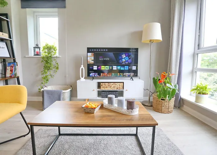 Sunny 10mins To Coop Arena - Pass The Keys Apartmán *