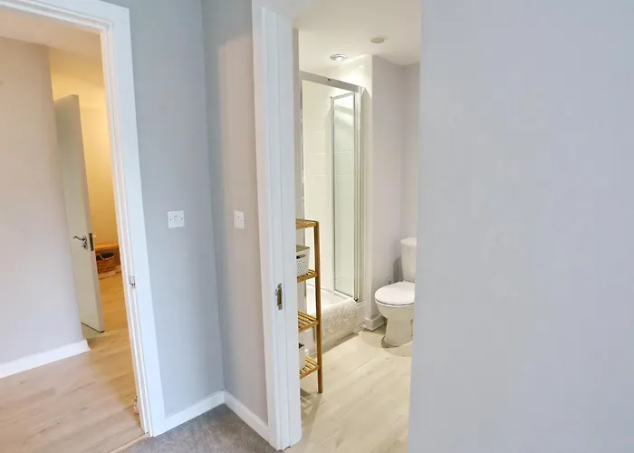 Sunny 10mins To Coop Arena - Pass The Keys Manchester