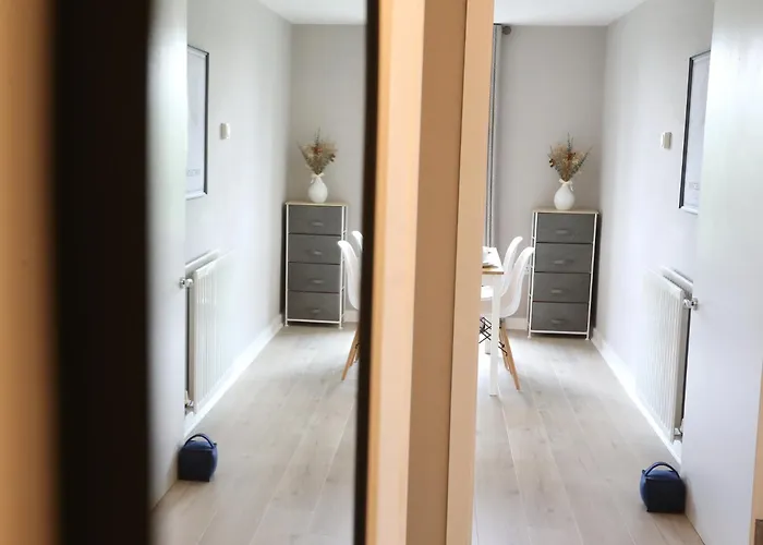 Sunny 10mins To Coop Arena - Pass The Keys * Manchester