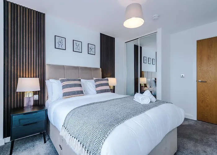 2bed Duplex Near Mediacity & Centre, Easter Deals Now On * 맨체스터