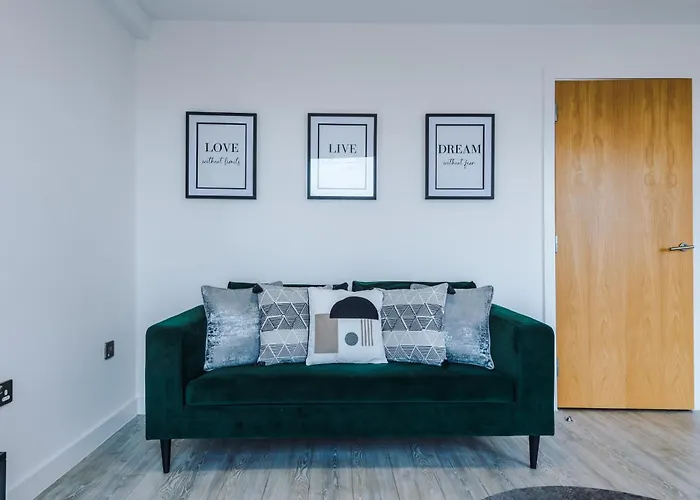 2bed Duplex Near Mediacity & Centre, Easter Deals Now On