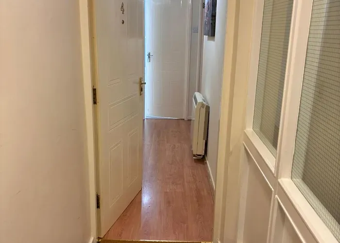 Apartament Lovely 2 Dbl Bed Near Heaton Park And North Hospital With Parking