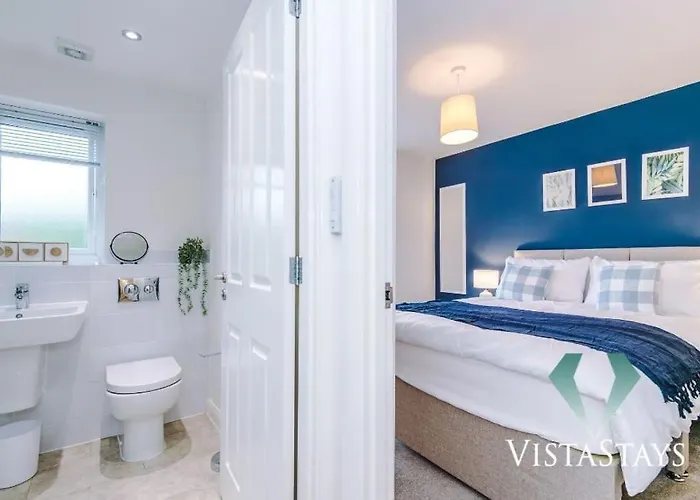 3bdr House By Vista Short Lets & Serviced With Pool Table And Driveway Parking 펜션 *