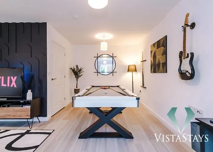 펜션 3bdr House By Vista Short Lets & Serviced With Pool Table And Driveway Parking