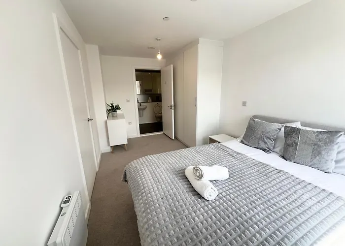 Lovely 2 Bedroom Διαμέρισμα