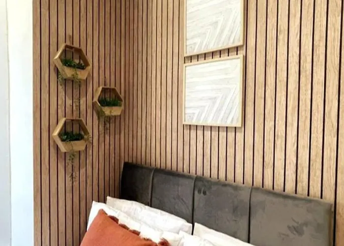 Deluxe In 20 Percent Off For Drake Concert Attendees!