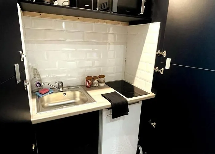 Deluxe In 20 Percent Off For Drake Concert Attendees! 아파트 *