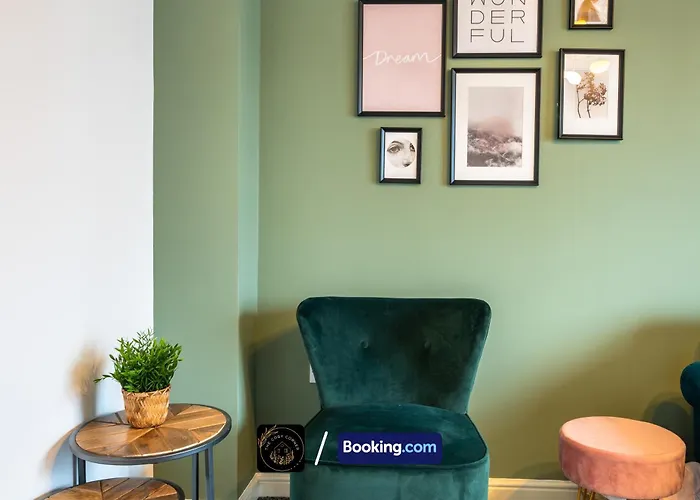 Apartament Cosy 4-bed House L Garden L Free Parking L Wifi L Specious L Hosted By The Cosy Corner Nationwide