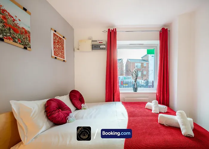 Cosy 4-bed House L Garden L Free Parking L Wifi L Specious L Hosted By The Cosy Corner Nationwide 아파트 *