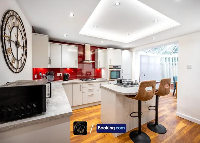 Apartment Cosy 3-bed House L Garden L Free Parking L Stretford L Sleeps 7 L Book Today With The Cosy Corner Nationwide Manchester