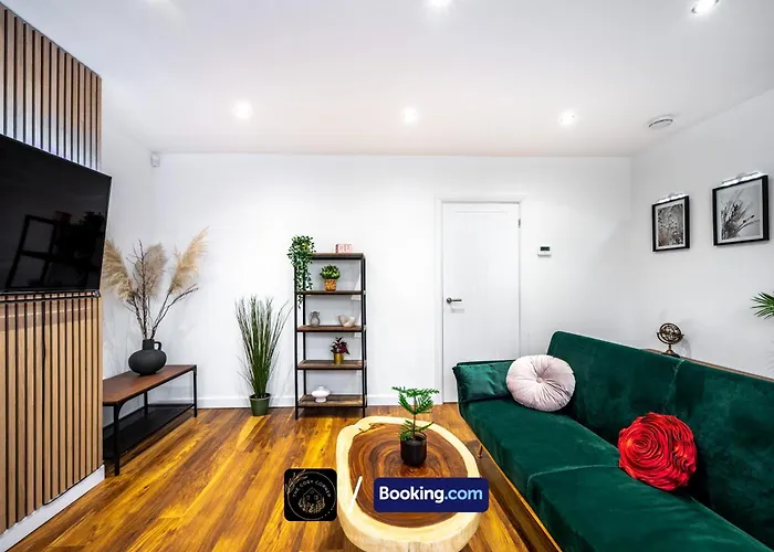 Cosy 3-bed House L Garden L Free Parking L Stretford L Sleeps 7 L Book Today With The Cosy Corner Nationwide * Manchester