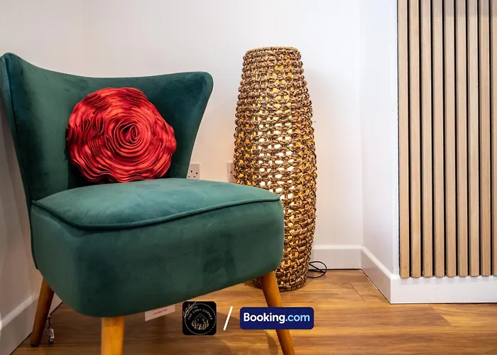 Cosy 3-bed House L Garden L Free Parking L Stretford L Sleeps 7 L Book Today With The Cosy Corner Nationwide 아파트