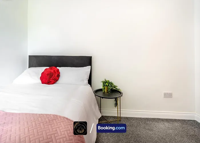 Cosy 3-bed House L Garden L Free Parking L Stretford L Sleeps 7 L Book Today With The Cosy Corner Nationwide * Manchester