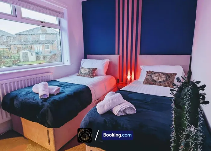 Modern 4-bed House, Free Parking & Wifi In Swinton شقة مانشستر