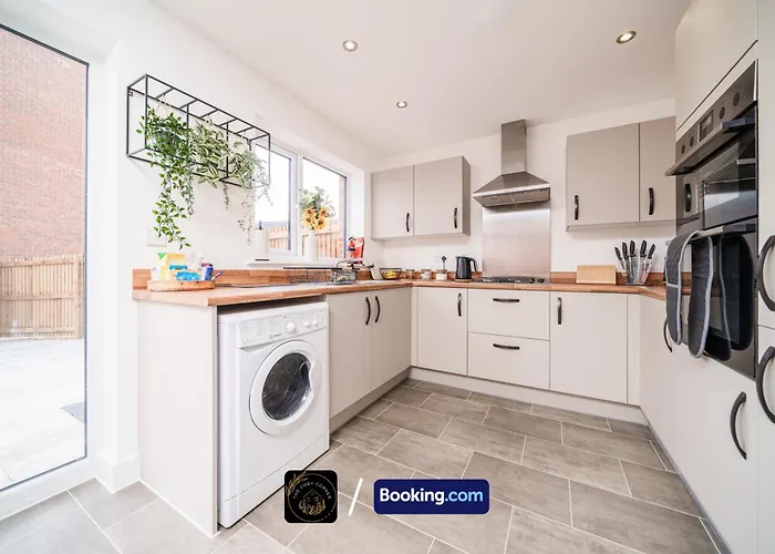 3-bed House L Free Parking L Wifi L Your Away From Hosted By The Cosy Corner Nationwide Apartamento *